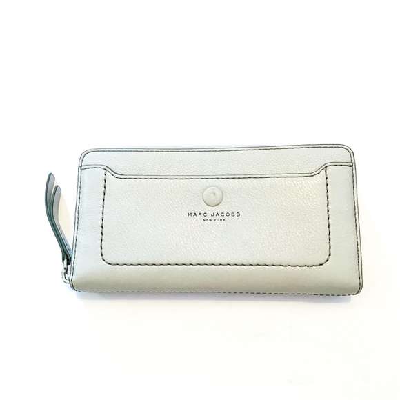 Marc Jacobs Handbags - Marc Jacobs Empire City Leather Continental Wallet